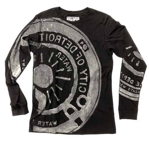 Manhole Cover Print Long sleeve Black T-Shirt, Spirit of Detroit