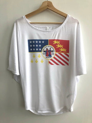 Detroit City Flag Flowy Circle Top, Vintage Style Women's Dolman Sleeve Tee