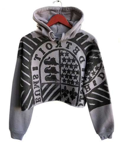 Detroit Historical Museum Manhole Cover Women's Cropped Hoodie, Storm Grey