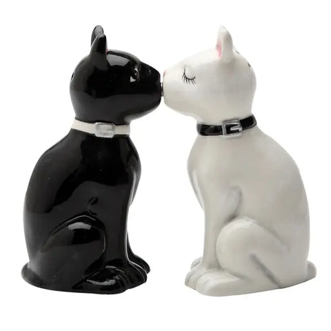 Magnetic Kissing Cat Salt and Pepper Shakers