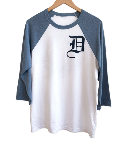Women's Touch Navy Detroit Tigers Formation Long Sleeve T-Shirt Size: Medium