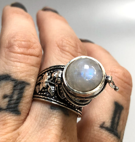 Round Moonstone Poison Rings Silver Plated